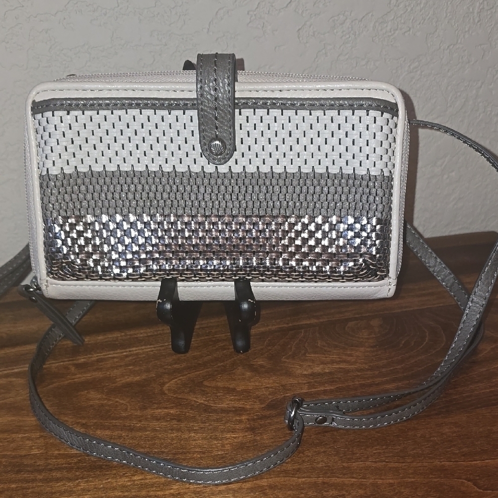The Sak Iris Smartphone Leather Wallet Crossbody